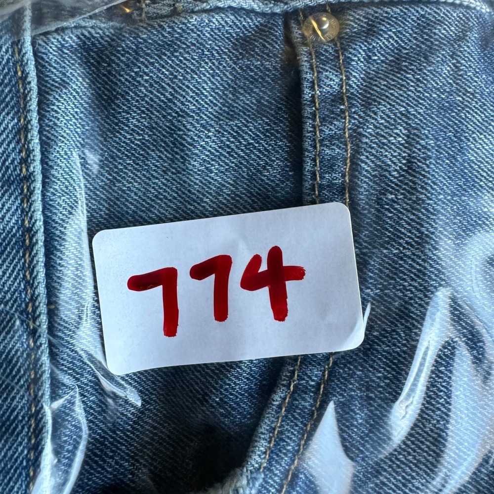 BDG Shorts Denim Blue Women's Size 27 Womens Low Rise Boyfriend Pocket Button - Picture 7 of 7